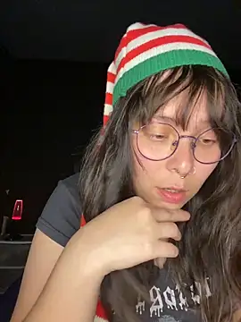 Snapshot of Solo_yoss chatting on December 23, 2025, 6:56 am Solo yoss online show from December 23, 2025, 6:56 am