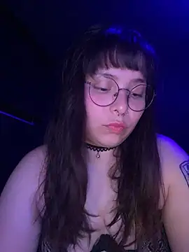 Snapshot of Solo_yoss chatting on February 9, 2026, 6:33 am Solo yoss online show from February 9, 2026, 6:33 am