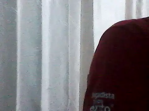 Snapshot of Luiyi1997 chatting on February 15, 2025, 11:58 pm Luiyi1997 online show from February 15, 2025, 11:58 pm