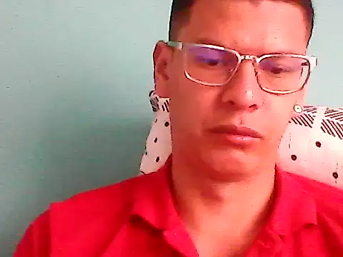 Snapshot of Luiyi1997 chatting on February 16, 2025, 9:27 pm Luiyi1997 online show from February 16, 2025, 9:27 pm