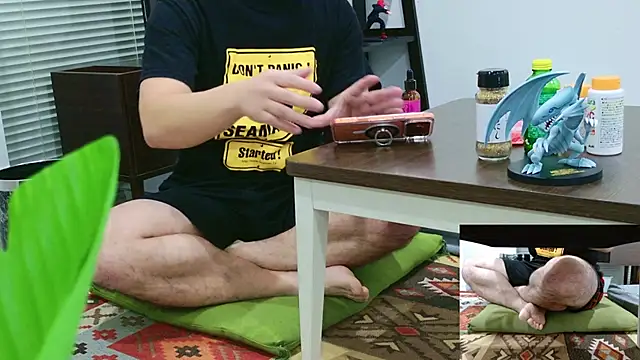 YARASERO-kun online show from November 6, 2025, 8:07 am