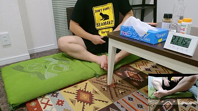 Snapshot of YARASERO-kun chatting on October 6, 2025, 12:17 pm YARASERO-kun online show from October 6, 2025, 12:17 pm