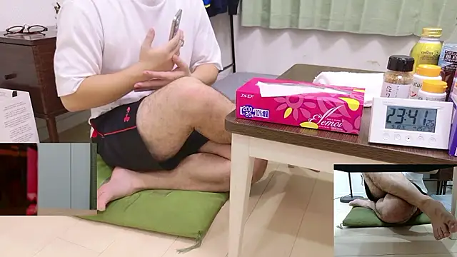 Snapshot of YARASERO-kun chatting on September 18, 2025, 2:42 pm YARASERO-kun online show from September 18, 2025, 2:42 pm