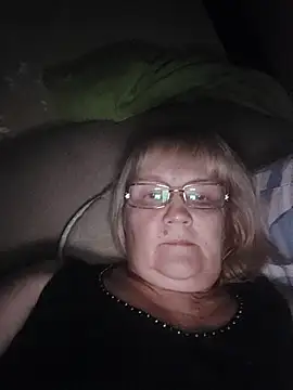 Violet5364 online show from November 28, 2025, 9:04 pm