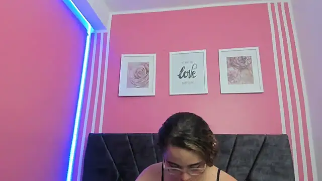 Snapshot of Amelia_Royer chatting on March 13, 2025, 3:39 pm Amelia Royer online show from March 13, 2025, 3:39 pm