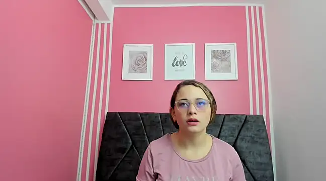 Snapshot of Amelia_Royer chatting on March 5, 2025, 12:44 pm Amelia Royer online show from March 5, 2025, 12:44 pm