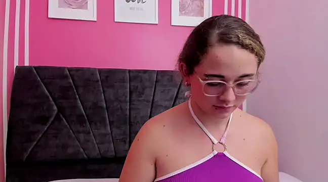 Snapshot of Amelia_Royer chatting on February 28, 2025, 6:41 pm Amelia Royer online show from February 28, 2025, 6:41 pm