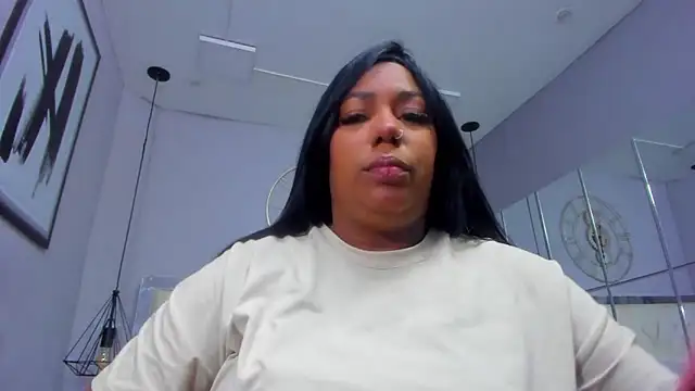 Snapshot of emma_purple_ chatting on October 24, 2025, 12:48 pm emma purple  online show from October 24, 2025, 12:48 pm