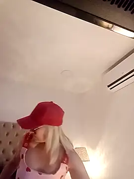 CandieGilson   online show from February 4, 2026, 12:22 pm