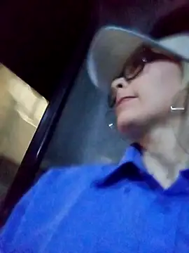 Snapshot of CandieGilson__ chatting on October 16, 2025, 10:34 am CandieGilson   online show from October 16, 2025, 10:34 am