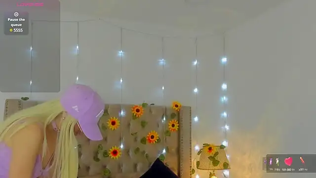 Snapshot of CandieGilson__ chatting on March 6, 2025, 11:58 am CandieGilson   online show from March 6, 2025, 11:58 am