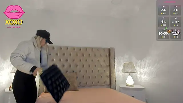 CandieGilson   online show from November 11, 2025, 11:16 am