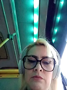 CandieGilson   online show from March 6, 2026, 11:27 am