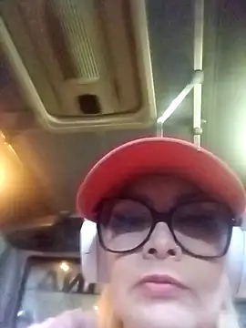 CandieGilson   online show from April 2, 2026, 10:33 am