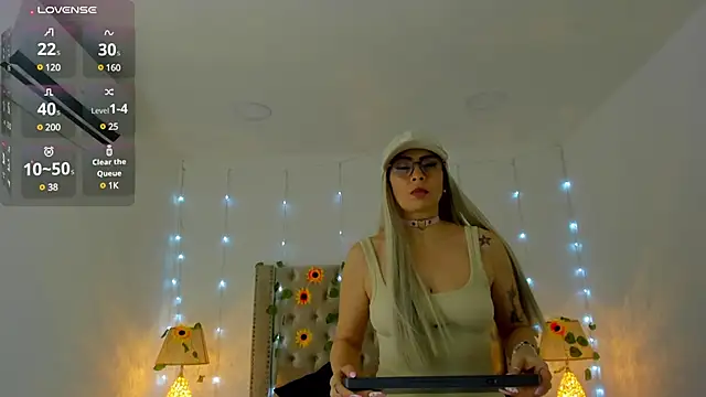 Snapshot of CandieGilson__ chatting on March 14, 2025, 12:18 pm CandieGilson   online show from March 14, 2025, 12:18 pm