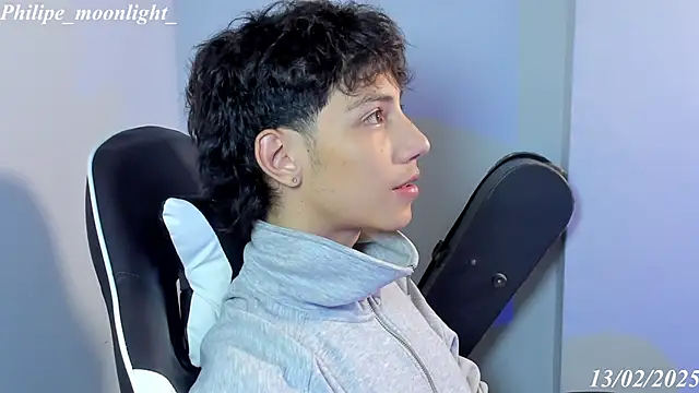 philipe moonlight  online show from February 14, 2025, 4:15 am