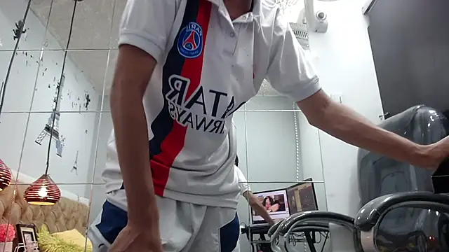 Estiv18  online show from March 22, 2025, 11:53 pm