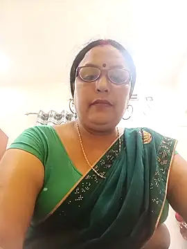 Kiyara8 online show from October 15, 2025, 9:17 am