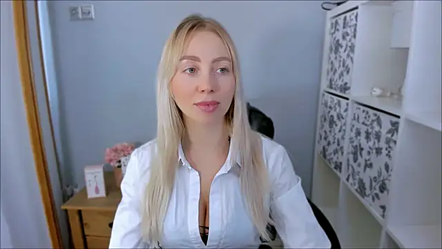 MargaritaRose online show from January 13, 2026, 3:27 pm