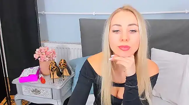 Snapshot of MargaritaRose chatting on March 3, 2025, 6:46 pm MargaritaRose online show from March 3, 2025, 6:46 pm