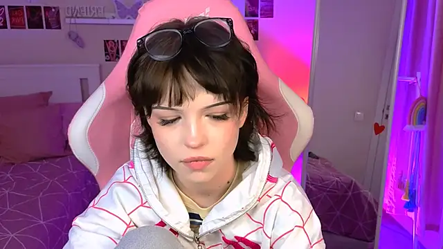 Snapshot of MinervaFleur chatting on March 21, 2025, 9:23 pm MinervaFleur online show from March 21, 2025, 9:23 pm