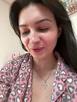 lunalovelee online show from December 4, 2025, 11:59 pm