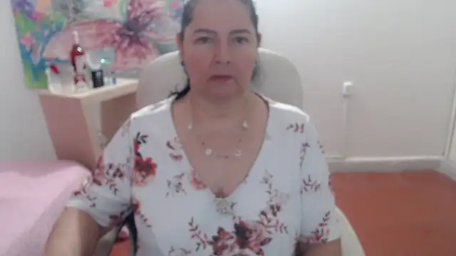 leonela 69 online show from October 13, 2025, 2:13 am