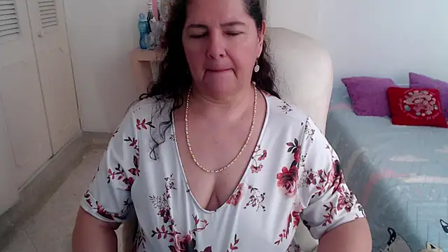 leonela 69 online show from March 31, 2026, 1:02 pm