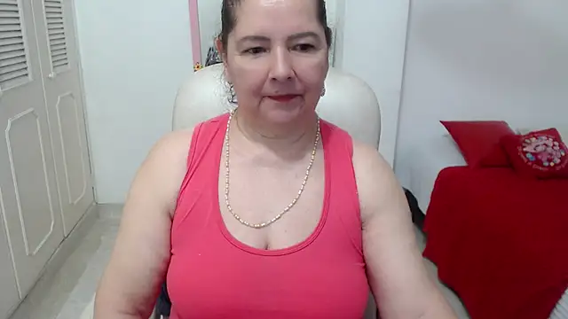 leonela 69 online show from June 3, 2026, 10:14 pm