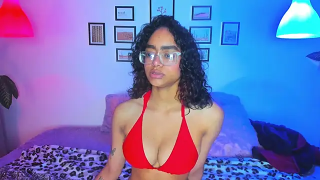 Snapshot of Alice_simmons chatting on February 14, 2026, 1:33 pm Alice simmons online show from February 14, 2026, 1:33 pm