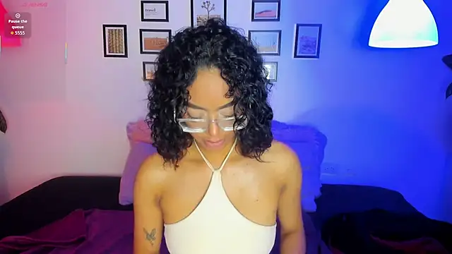 Snapshot of Alice_simmons chatting on February 8, 2026, 7:33 pm Alice simmons online show from February 8, 2026, 7:33 pm