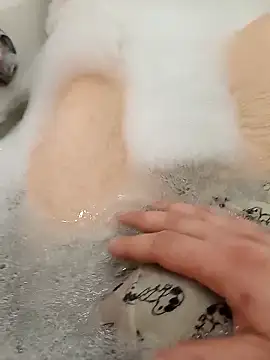 Snapshot of flo000031 chatting on January 15, 2026, 2:53 pm flo000031 online show from January 15, 2026, 2:53 pm