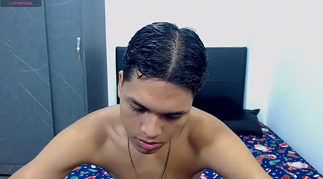 David Gil19 online show from March 13, 2025, 3:33 am