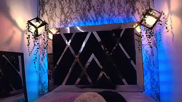 charlotte bluee online show from September 25, 2025, 6:47 pm