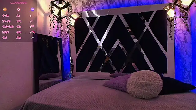 charlotte bluee online show from September 22, 2025, 6:47 pm