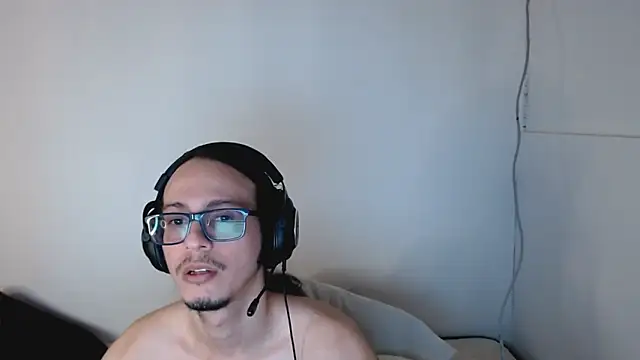 cholitohermoso online show from October 25, 2025, 7:47 pm