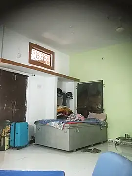 boyyouwant33 online show from April 3, 2026, 7:59 am