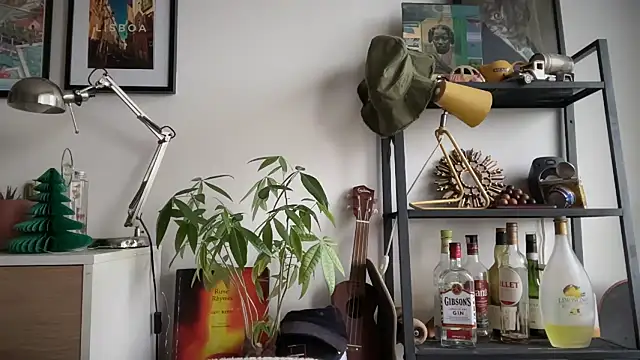 Snapshot of MikymikeBBWD chatting on December 5, 2025, 12:37 pm MikymikeBBWD online show from December 5, 2025, 12:37 pm