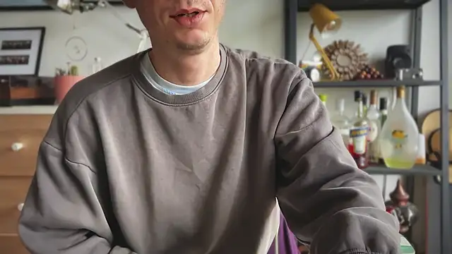 Snapshot of MikymikeBBWD chatting on February 13, 2026, 12:38 pm MikymikeBBWD online show from February 13, 2026, 12:38 pm