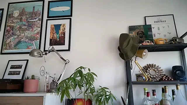 Snapshot of MikymikeBBWD chatting on November 26, 2025, 11:10 am MikymikeBBWD online show from November 26, 2025, 11:10 am