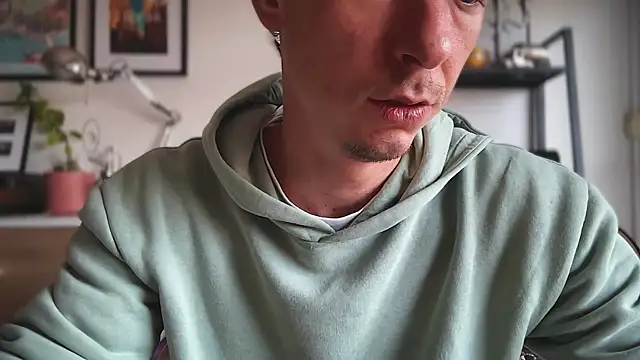 MikymikeBBWD online show from April 14, 2026, 12:10 pm