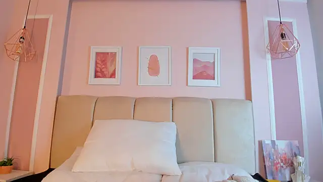 Annie rhoades online show from December 21, 2025, 1:57 pm