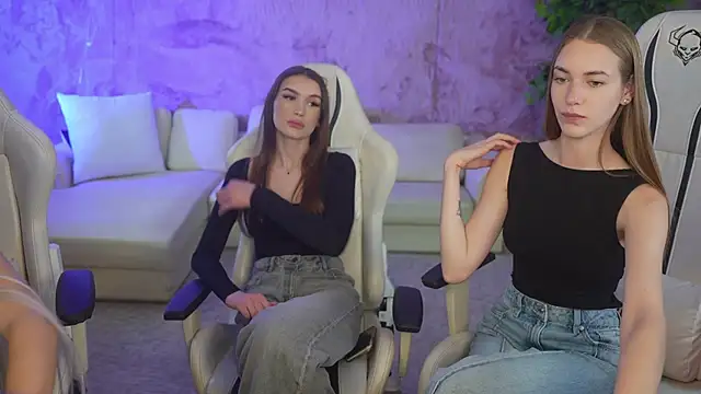 Layla Sweet  online show from October 21, 2025, 2:38 pm