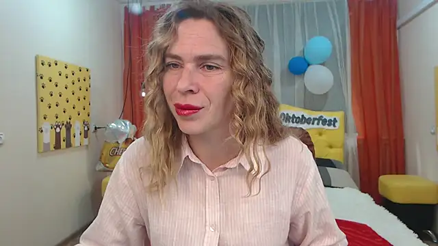 TessaDaybreak online show from September 29, 2025, 6:31 am