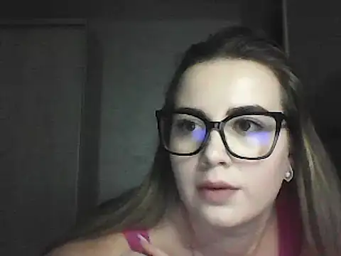 Snapshot of GoddessTenderness chatting on February 16, 2025, 4:10 pm GoddessTenderness online show from February 16, 2025, 4:10 pm