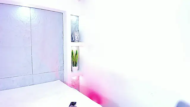 MiaMistrex online show from November 26, 2025, 4:23 am