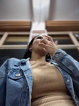 Snapshot of Naatalia chatting on November 21, 2025, 11:48 pm Naatalia online show from November 21, 2025, 11:48 pm