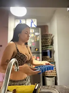 Snapshot of Naatalia chatting on December 20, 2025, 6:33 pm Naatalia online show from December 20, 2025, 6:33 pm