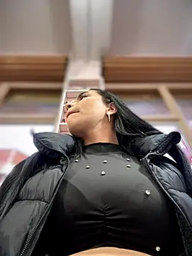 Snapshot of Naatalia chatting on October 18, 2025, 9:50 pm Naatalia online show from October 18, 2025, 9:50 pm