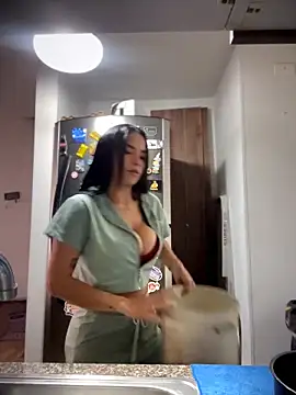 Naatalia online show from April 11, 2026, 7:28 pm